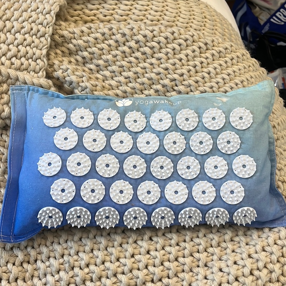 Acupuncture pillow